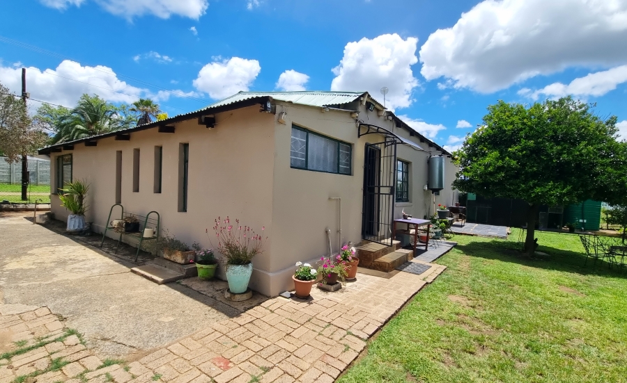 4 Bedroom Property for Sale in Swartruggens North West